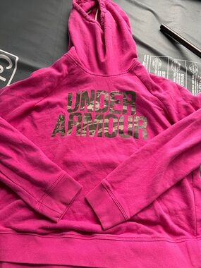 Under Armour Hot Pink Hoodie with Camo Logo -pre  owned size XL